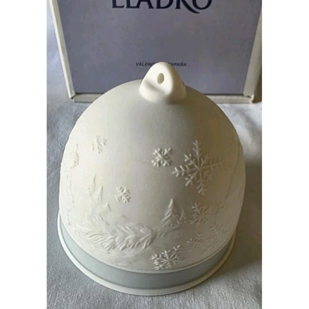 LLADRO 17616 WINTER BELL CAMPANA INVIERNO BOXED 1994 w/ original box